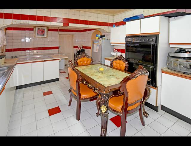 3 BEDROOM HOUSE FOR SALE IN MAYFAIR